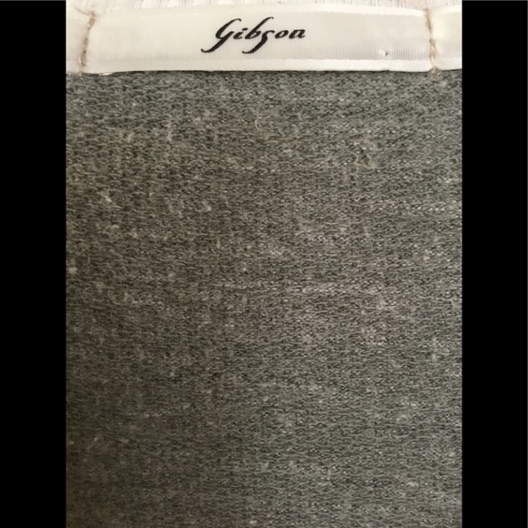 Cute Crop Top by Gibson in Gray/Crm Copper Sequin - Picture 3 of 3